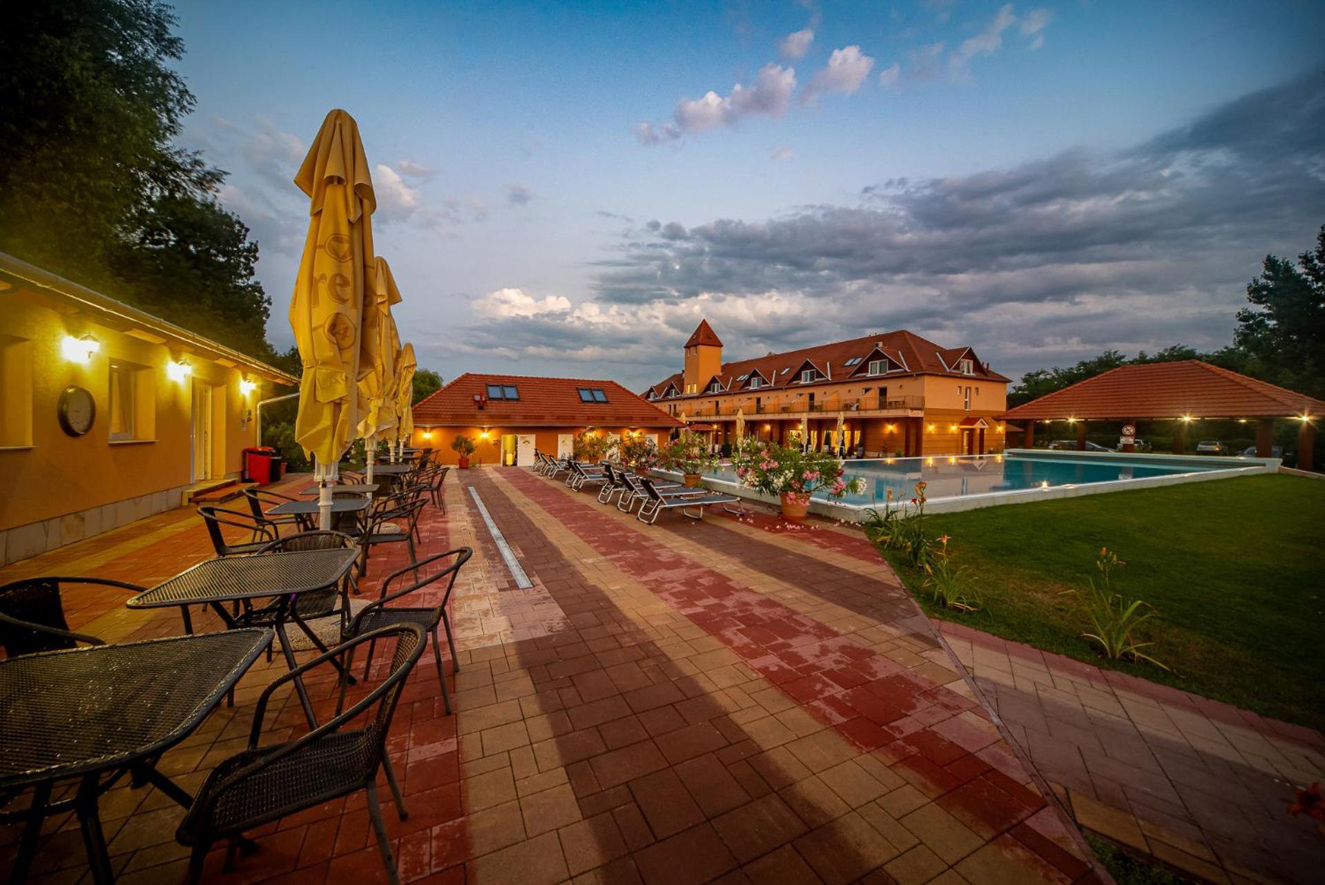 Termal Hotel Vesta Tapioszecso Exterior photo